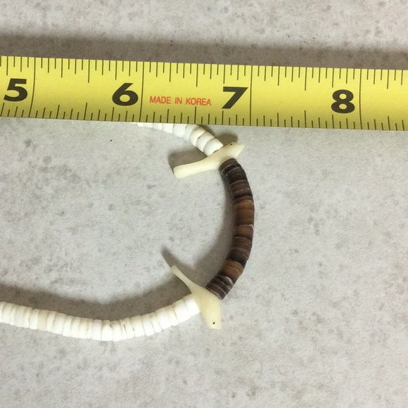 White and brown puka shell and ivory birds necklace - Picture 5 of 5